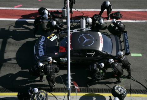 Pitstoppene kom til at udgøre grundstenen for succes på Oschersleben - her pitter Häkkinen